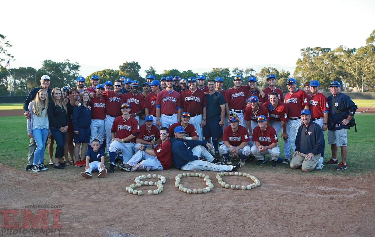 Players celebrating 800th win
